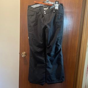 Under armour ladies ski pants. New XL